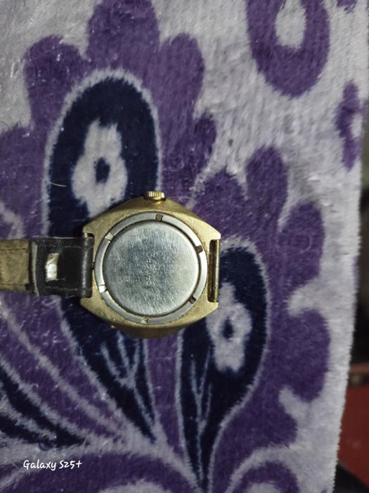 Часовник  poljc 17 jewels