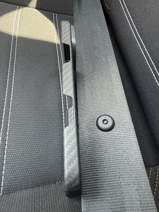Vand husa bumper kevlar carbon Iphone 16 PRO MAX, compatibila MagSafe