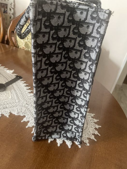 Geanta superba, Christian Dior