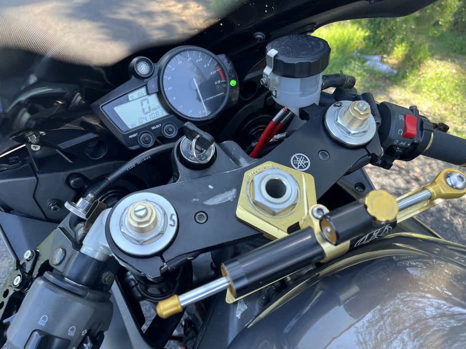 Yamaha R1 RN09 2002/ Variante auto