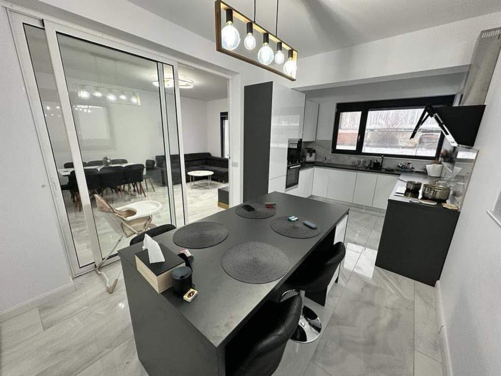 Casa,3 dormitoare