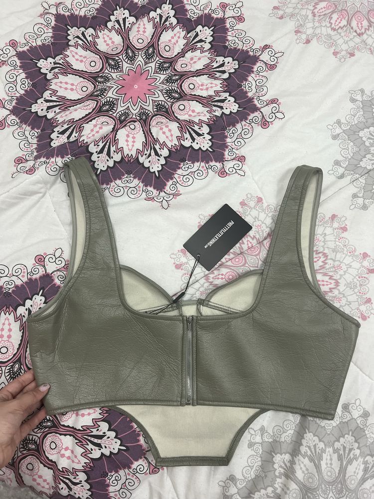 Топ Pretty little thing