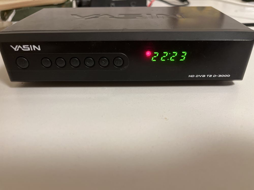 Продам DVB-T2 приставку