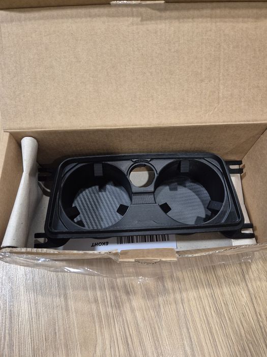 Поставка за чаши е90 е91 е92