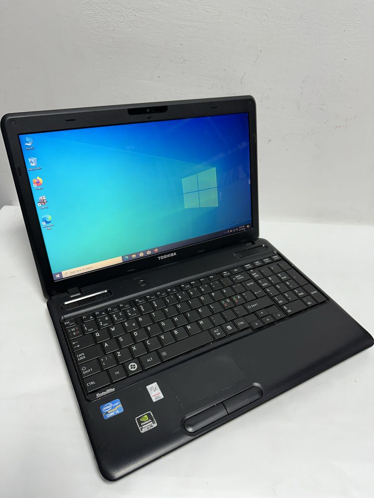 Laptop Toshiba Satellite C660-Intel core i3-6Gb Ram- 640Gb-windows 10