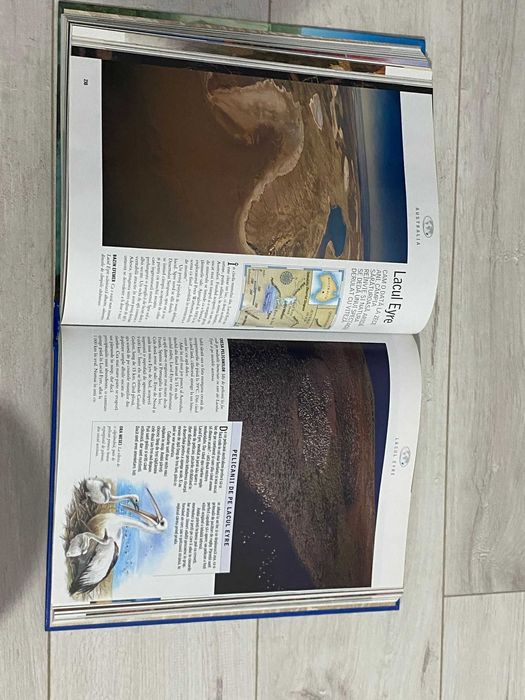 Vand carte turism - Descoperiti Minunile Lumii