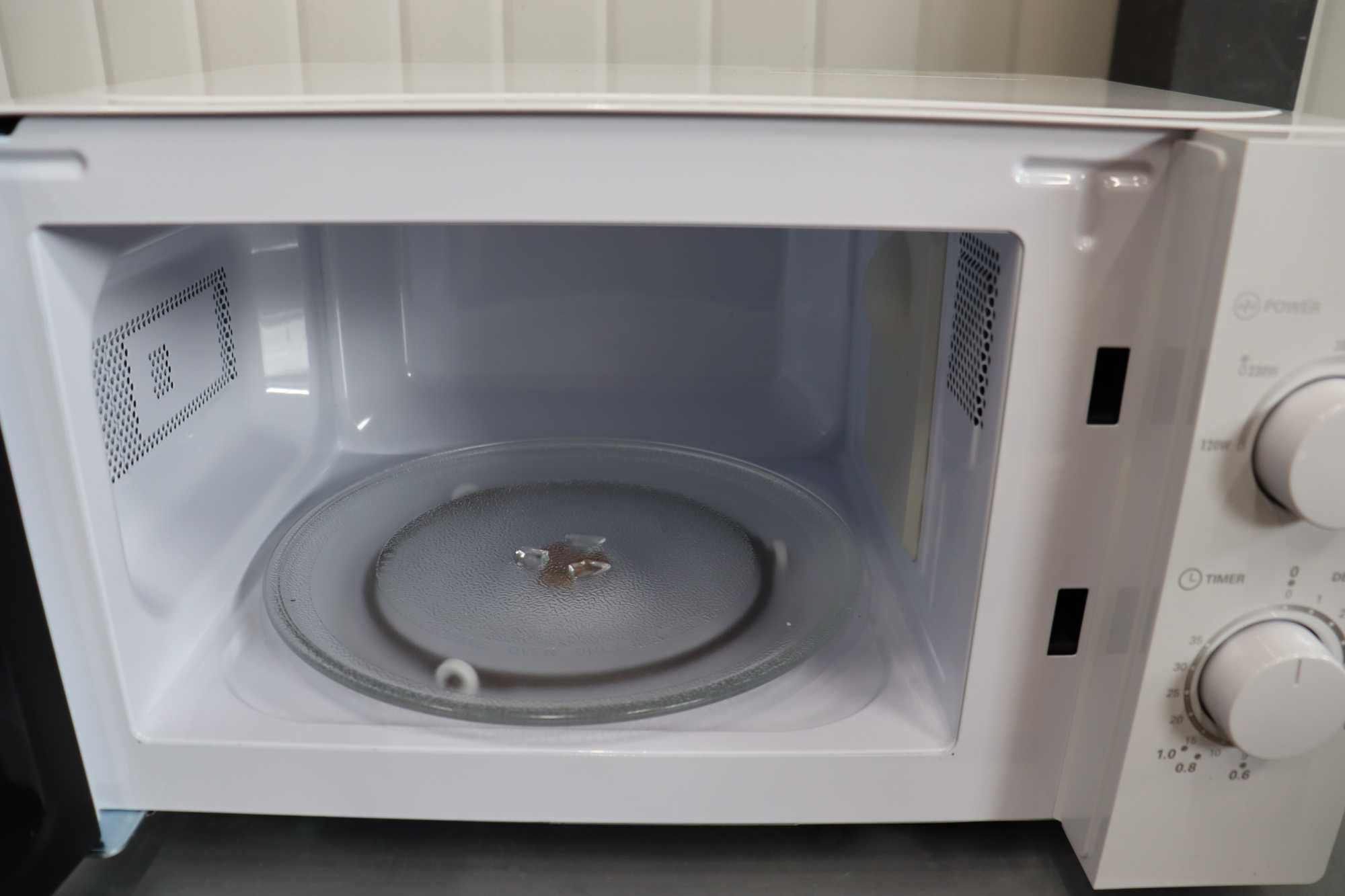 Микровълнова фурна Comfee CMSN 20Wh, 5 нива на мощност, 20л, 700W