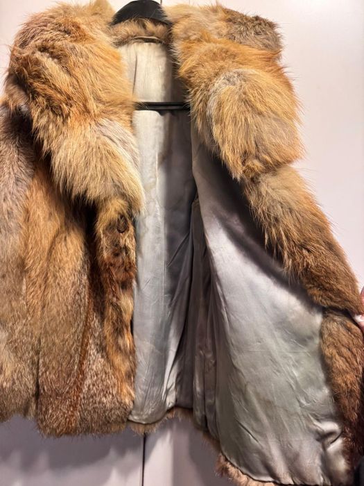 Haina de blana naturala de vulpe rosie de Romania