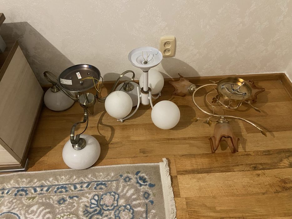 Люстры в рабочем состоянии
