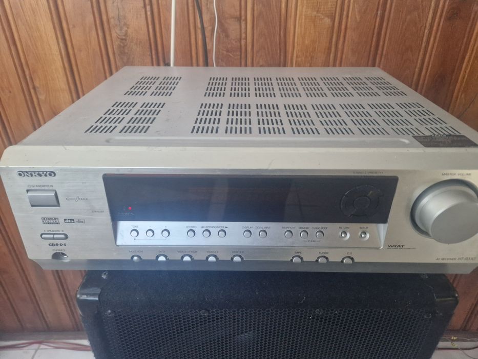 Vând stație Onkyo + 2 boxe Aiwa 30w