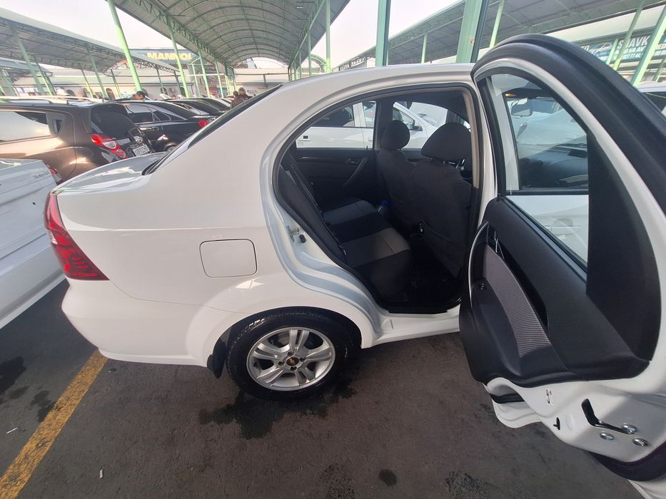 Yaxshi holatda nexa 3