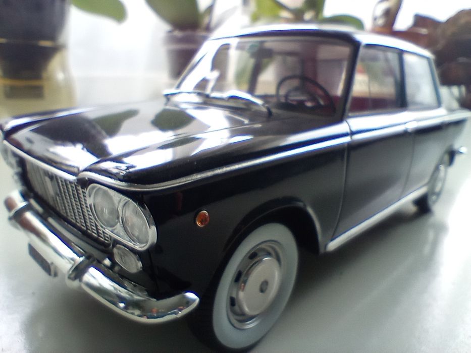 Macheta Fiat 1300 1/18 laudo racing