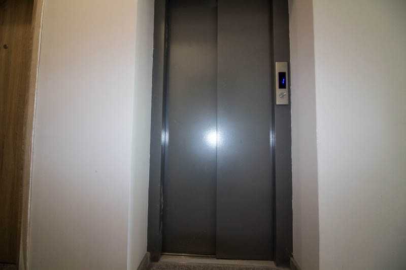 Светъл двустаен апартамент в топ центъра на Русе, до река Дунав