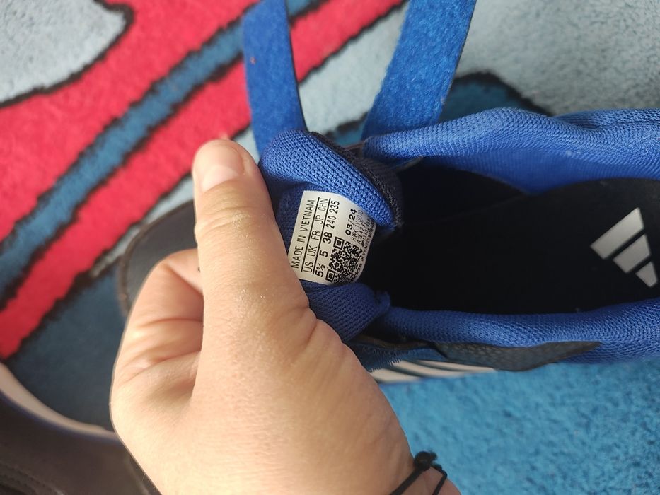 Adidași băieți mărime 38