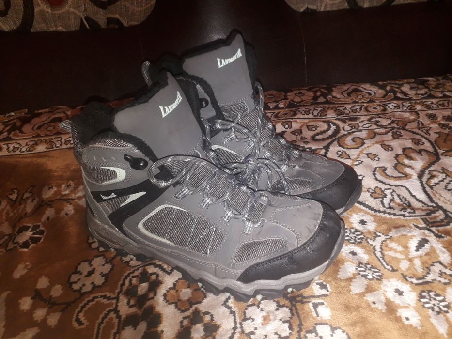 Ghete Landrover marimea 41 USA