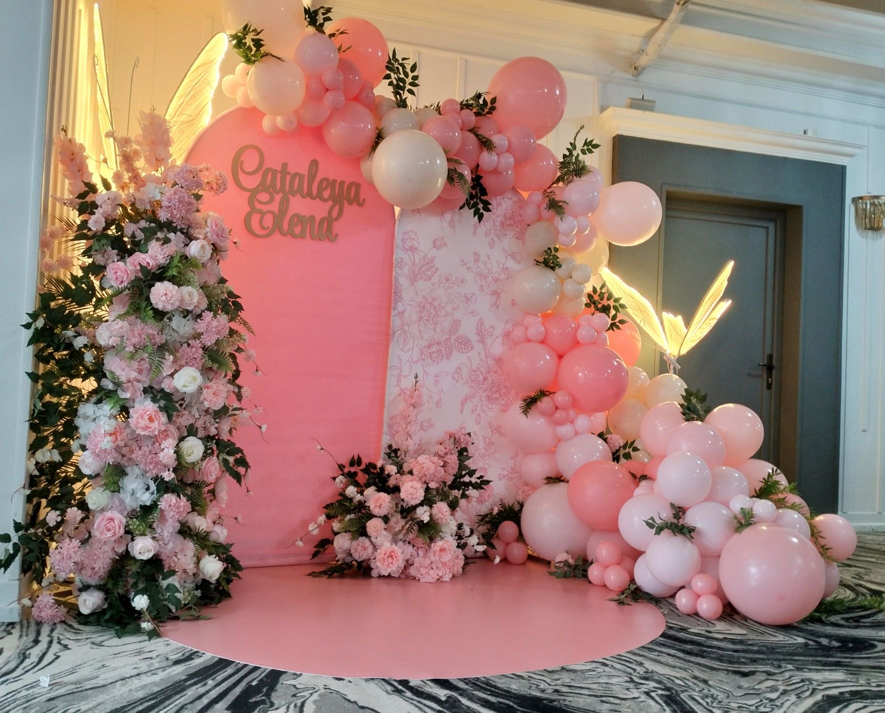 Aranjamente, decor - arcada baloane, photocorner evenimente