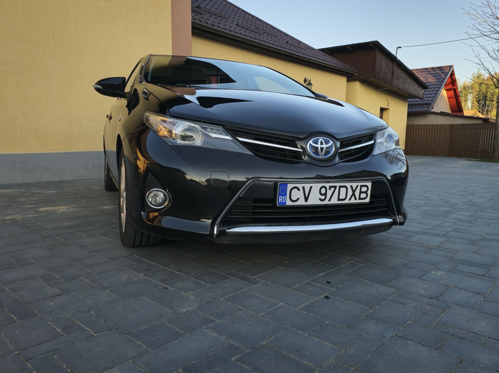 Toyota Auris Hybrid 2013