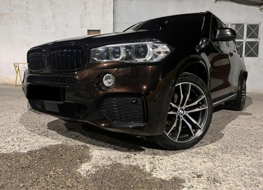 BMW x5 2014 3 L in stare perfecta