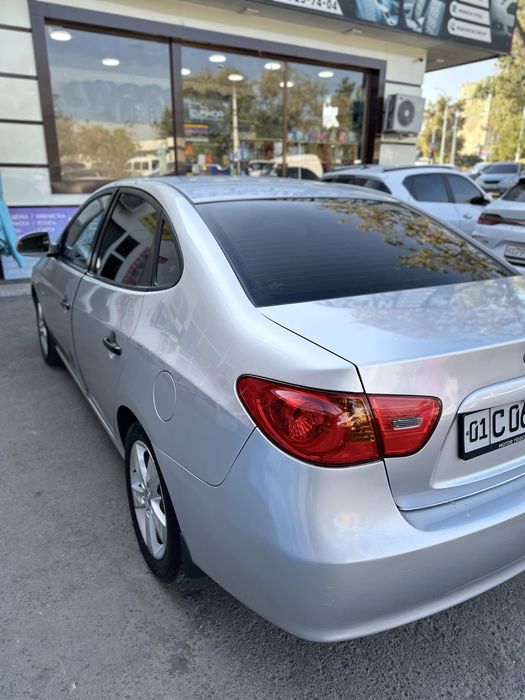 Hyundai  elantra