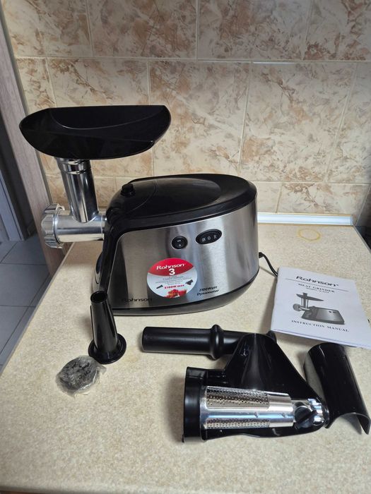 Продавам месомелачка Rohnson R-5435, 2100 W