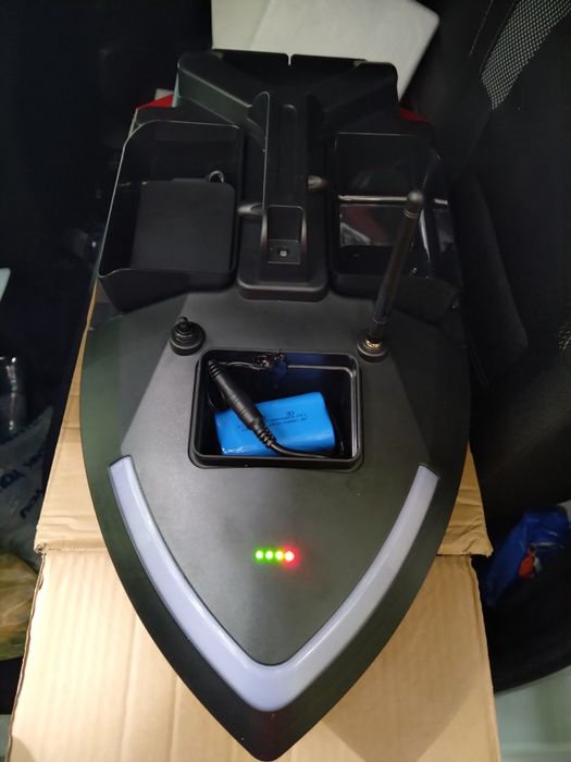 Vaporaș plantat și nădit cu 3 cuve