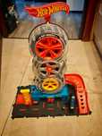 Hot Wheels Atelierul de pneuri