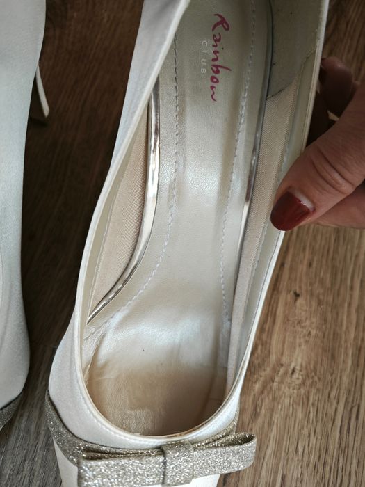 Дамски сватбени обувки на ток