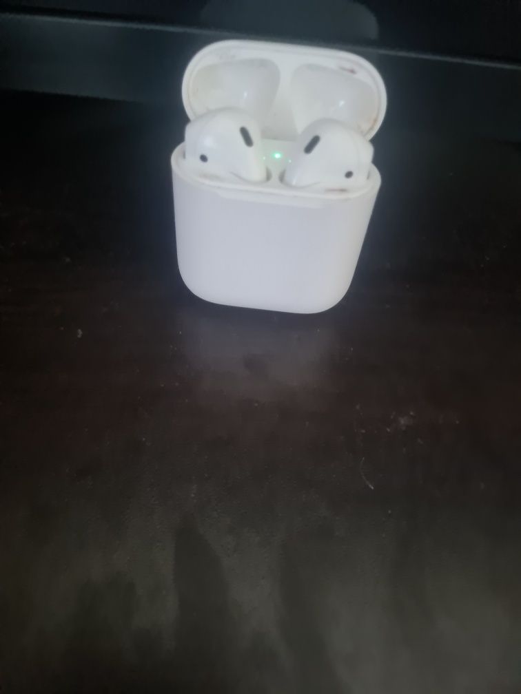 Безжични слушалки airpods 1   150 лв