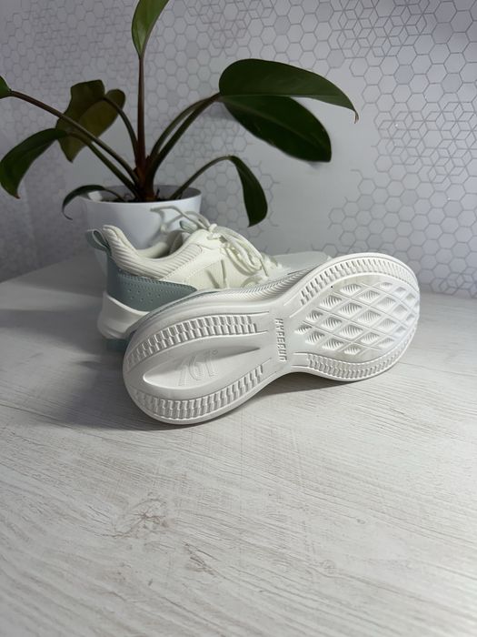 Кроссовки бренда 361° женские беговые