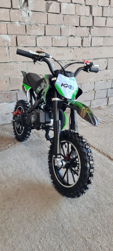 Cross 49cc adus din Germania pentru copii cu motor pe benzina in 2 t