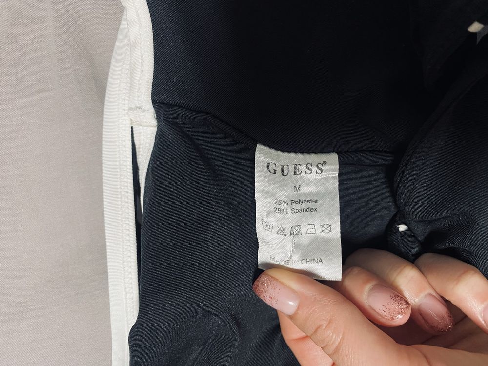 Спортен сутиен Guess