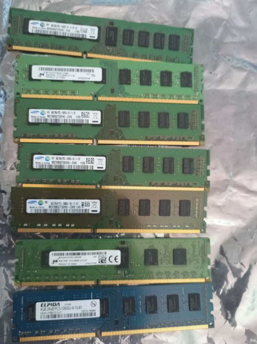 Vand rami pentruPC si servere diferite modele si frecvente