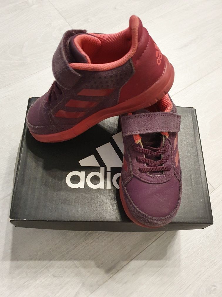 Adidasi  Adidas mar 26, stare f buna