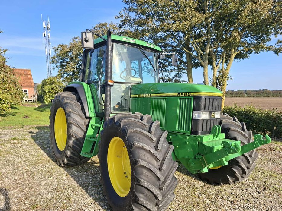 Tractor John deere 6900