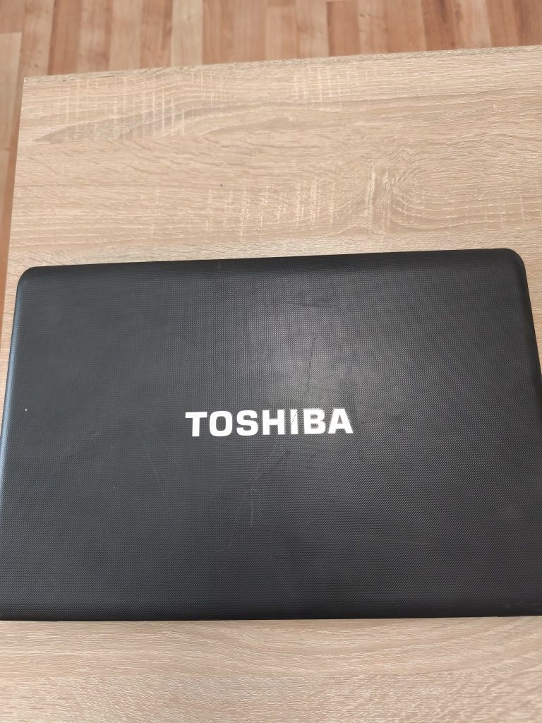 Лаптоп TOSHIBA Satalite C660-11U