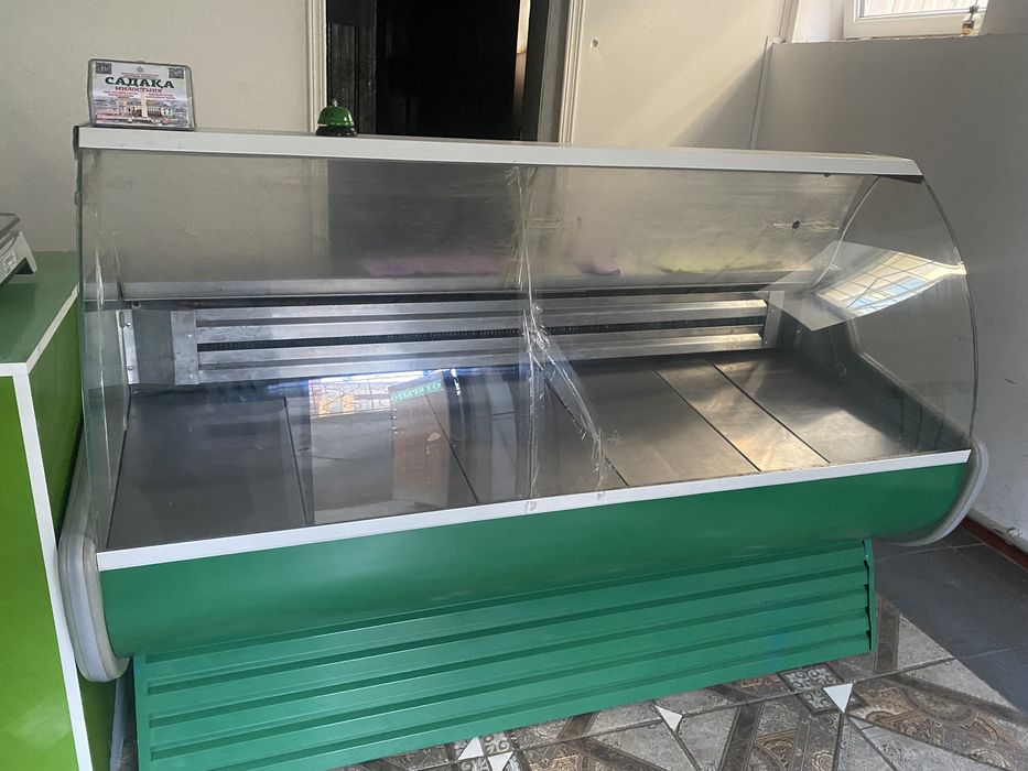 Продам ветринный холодильник звоните