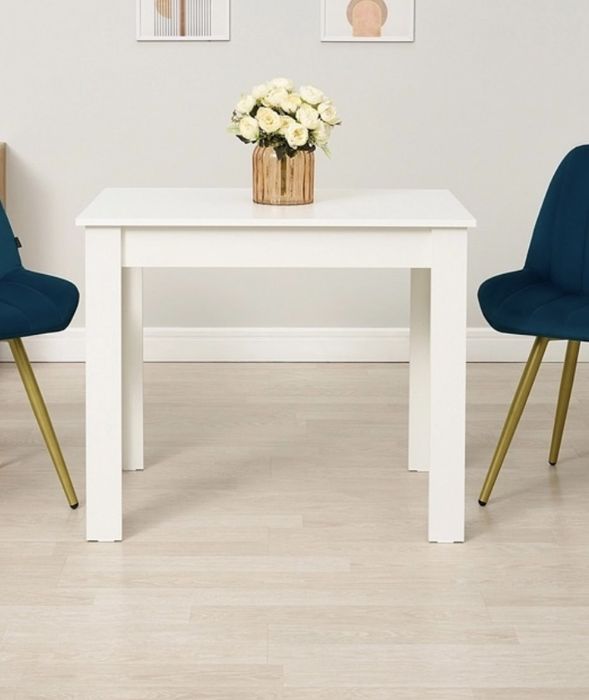 Белый стол zeta и табуретки