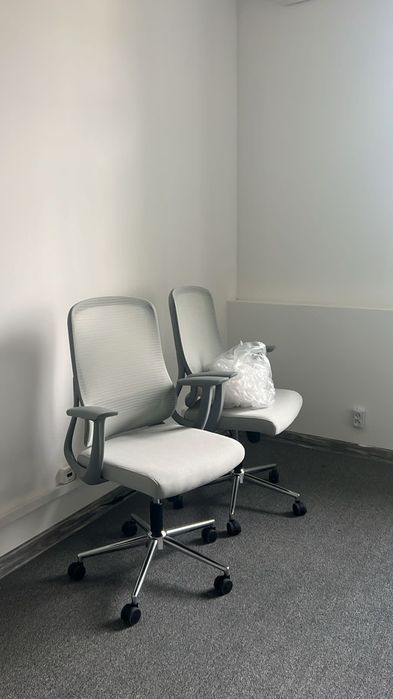 Рабочие стулья на колесиках