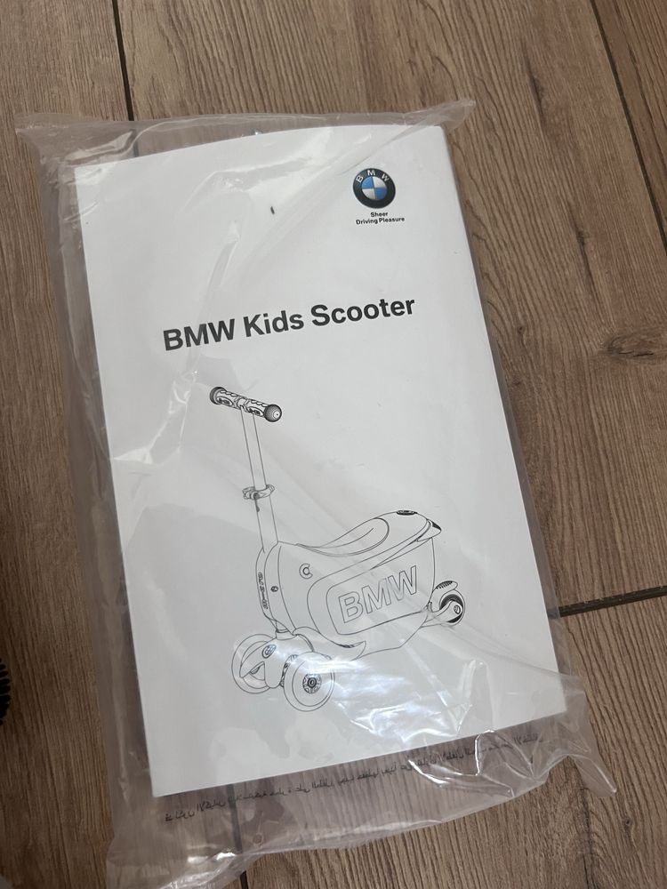 BMW детски скутер