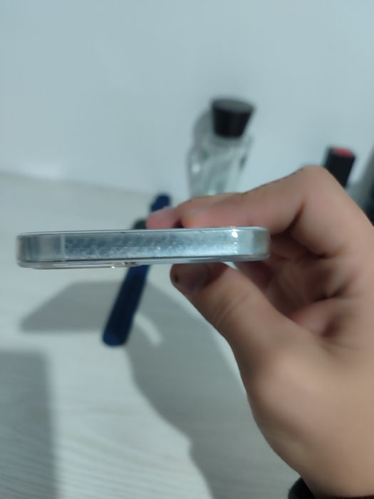 iPhone 12 pro alo holatda