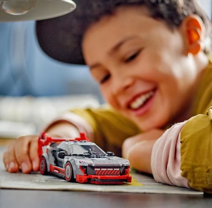 Cărți mate Lego Audi S1 nou sigilat