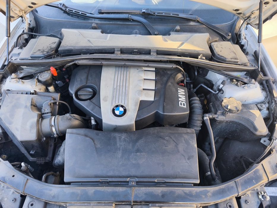 Bmw E90 318d LCI avariat