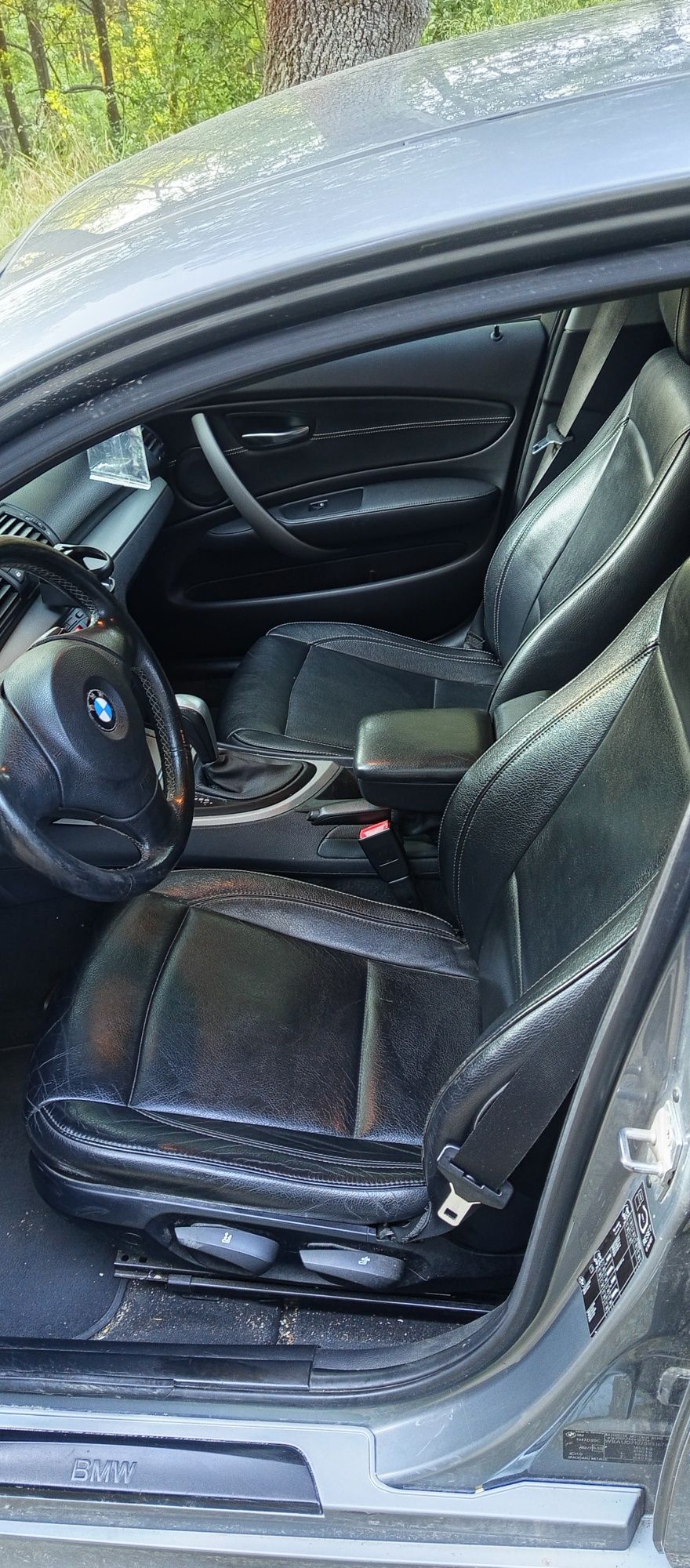 Продавам бмв е87 118д автоматик