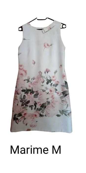 Rochie alba cu inserții argintii și flori