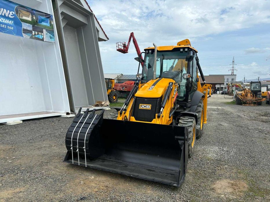 Buldoexcavator JCB 3CX, 2025, NOU
