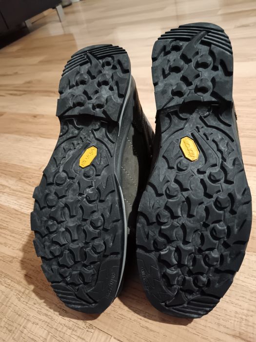 LOWA Vantage GTX Mid