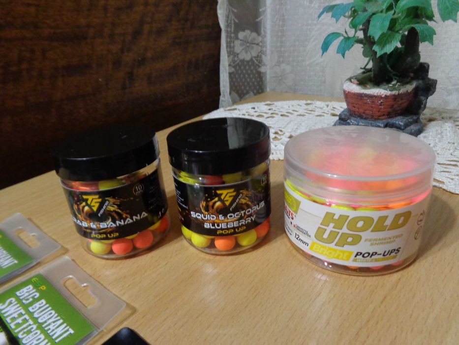 Pop-Up топчета,три цвята всичките.