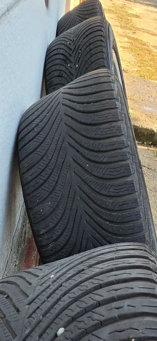 Pret Fix Roti iarna BMW  F30 E90 etc.Schimb cu jante jaguar 18"