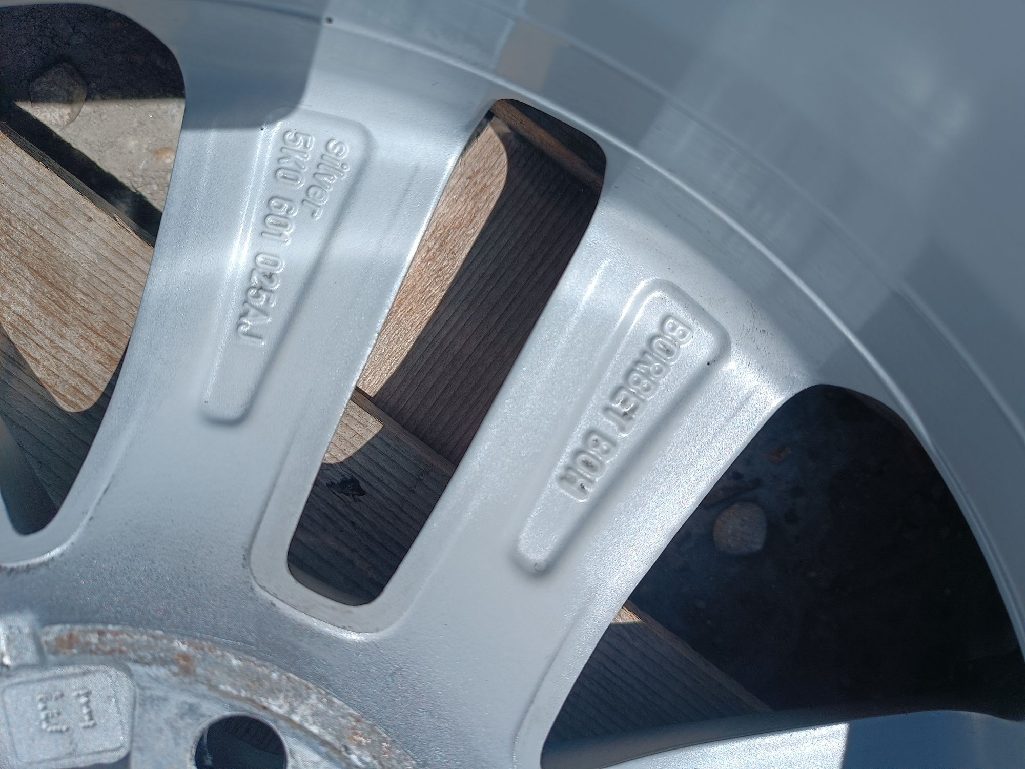 1бр. лята джанта VW 16ка 5х112 VW + лятна гума 205/55/16 Bridgestone