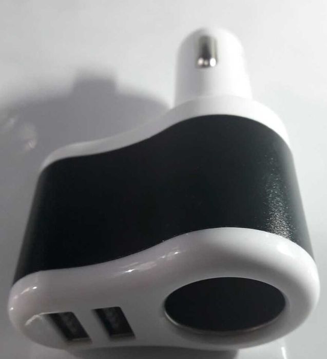 Зарядно за Запалка с 2 USB и Гнездо